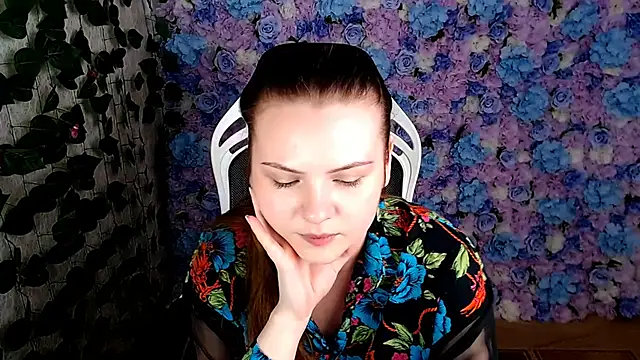 IxxiLiana online show from October 20, 2025, 5:09 am