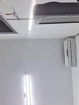 Snapshot of hothoney80 chatting on January 15, 2026, 12:19 pm hothoney80 online show from January 15, 2026, 12:19 pm