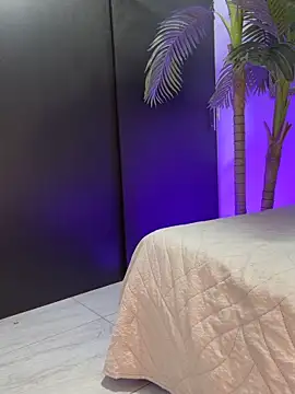 Mau White online show from February 8, 2026, 1:36 am