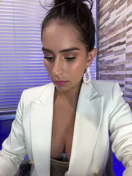 Mau White online show from March 13, 2025, 1:54 am