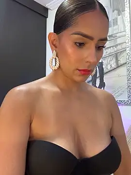 Mau White online show from October 14, 2025, 9:36 pm