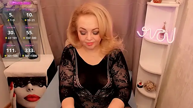 ShannaKingson online show from January 10, 2025, 7:43 pm