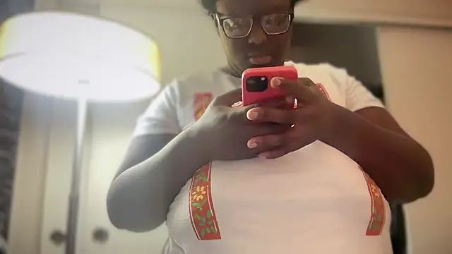 Yagurl  west online show from September 22, 2025, 9:10 pm