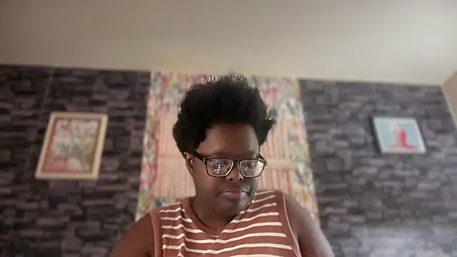 Yagurl  west online show from October 5, 2025, 10:00 pm