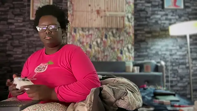 Yagurl  west online show from September 20, 2025, 11:21 pm