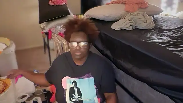 Yagurl  west online show from February 10, 2026, 5:17 am