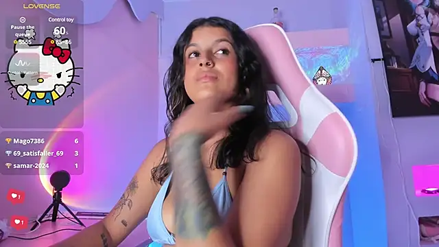 KristinWall online show from February 24, 2025, 11:41 pm