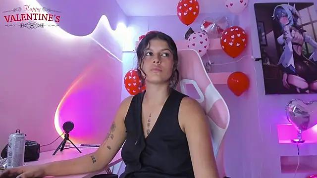 KristinWall online show from February 14, 2025, 11:09 pm