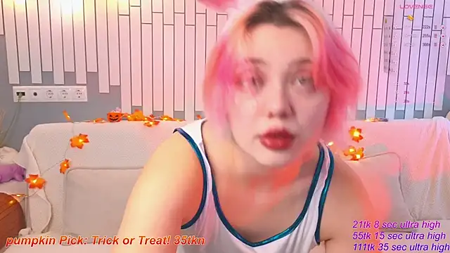   KawaiiYuki   online show from October 30, 2025, 8:23 am