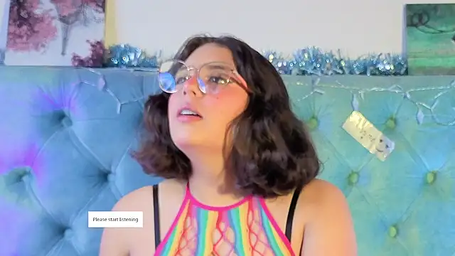 Paola Lyon  online show from January 6, 2026, 6:23 pm