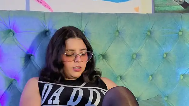 Paola Lyon  online show from February 26, 2026, 7:14 pm