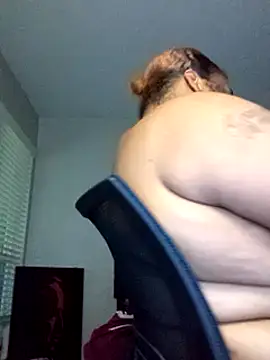 Snapshot of NaughtyHottieBBW chatting on February 4, 2025, 11:06 pm NaughtyHottieBBW online show from February 4, 2025, 11:06 pm