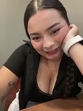 Snapshot of aneesa_darzi chatting on February 7, 2025, 10:09 pm aneesa darzi online show from February 7, 2025, 10:09 pm