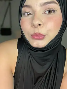 Snapshot of aneesa_darzi chatting on January 31, 2025, 9:37 pm aneesa darzi online show from January 31, 2025, 9:37 pm