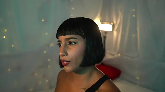 Snapshot of JulietaWinona chatting on March 11, 2025, 9:37 pm JulietaWinona online show from March 11, 2025, 9:37 pm