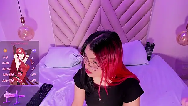 EmmaSwift  online show from July 25, 2026, 2:19 am