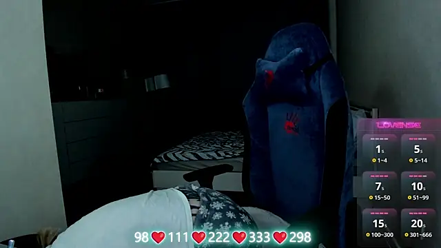 Olivia Munk online show from April 11, 2026, 3:36 am