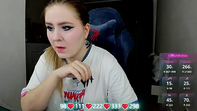 Snapshot of Olivia_Munk chatting on February 19, 2026, 4:42 am Olivia Munk online show from February 19, 2026, 4:42 am