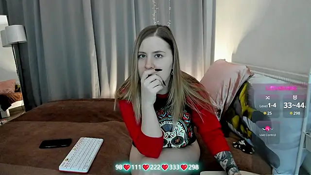 Snapshot of Olivia_Munk chatting on February 14, 2026, 4:45 am Olivia Munk online show from February 14, 2026, 4:45 am