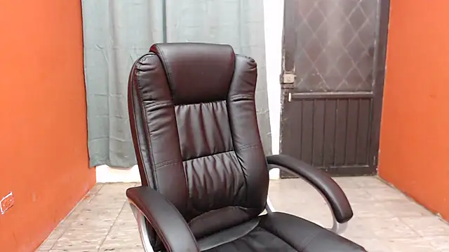 LAURA CRAIZY online show from February 14, 2025, 1:34 am