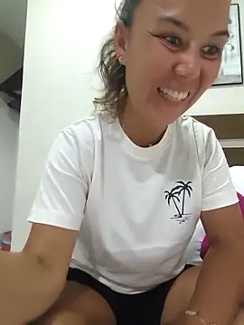 Snapshot of BabyNila chatting on March 3, 2026, 7:48 am BabyNila online show from March 3, 2026, 7:48 am