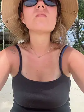 Snapshot of BabyNila chatting on February 12, 2026, 4:45 am BabyNila online show from February 12, 2026, 4:45 am