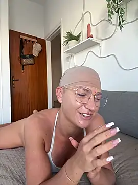 PaulinaSchubert1 online show from October 23, 2025, 1:21 pm