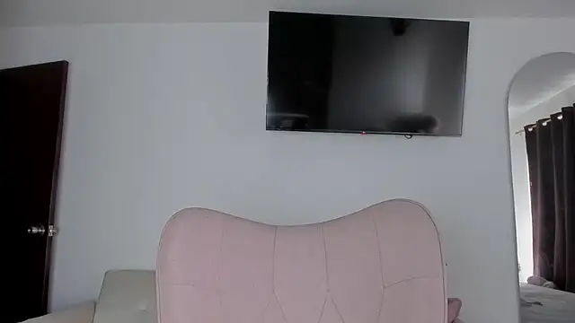 selene king2 online show from April 21, 2026, 12:23 pm