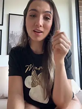 AnnaCastillo  online show from October 31, 2025, 9:32 pm