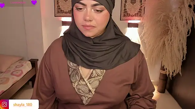 shayla 18 online show from May 28, 2026, 10:32 am
