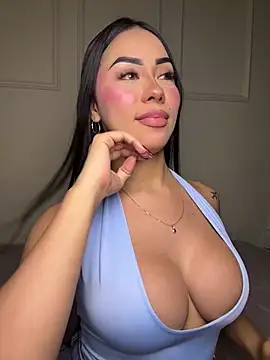 Snapshot of Miss_blue69 chatting on August 1, 2026, 12:19 am Miss blue69 online show from August 1, 2026, 12:19 am