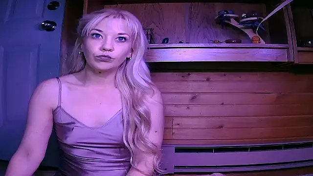 Snapshot of lyra_rose chatting on March 22, 2025, 4:56 am lyra rose online show from March 22, 2025, 4:56 am