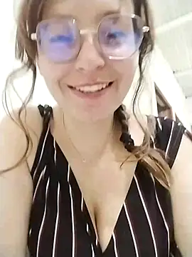 Snapshot of ERIS666 chatting on March 21, 2025, 1:56 am ERIS666 online show from March 21, 2025, 1:56 am