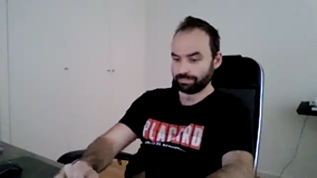 joaodias 97 online show from April 11, 2026, 2:32 pm