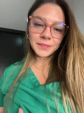 Snapshot of alicee16 chatting on February 9, 2025, 3:22 am alicee16 online show from February 9, 2025, 3:22 am