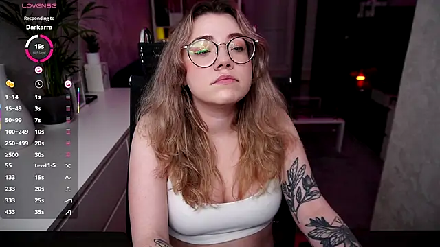 RemyCute online show from October 25, 2025, 4:18 pm