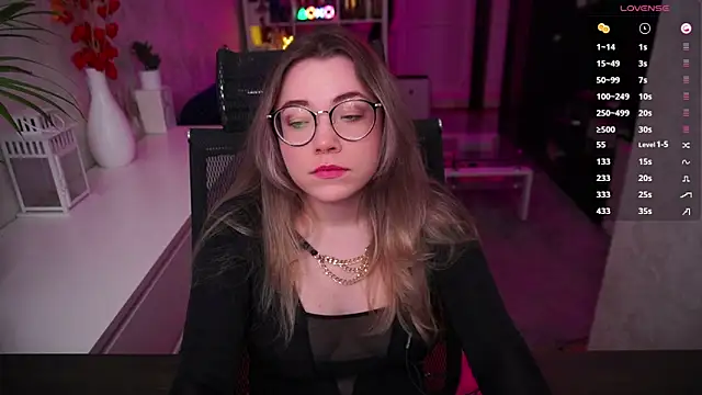 Snapshot of RemyCute chatting on February 2, 2026, 6:07 pm RemyCute online show from February 2, 2026, 6:07 pm