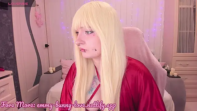 Snapshot of EmmyBunny chatting on February 11, 2026, 3:01 pm EmmyBunny online show from February 11, 2026, 3:01 pm