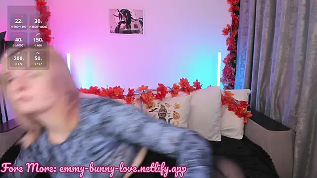 Snapshot of EmmyBunny chatting on September 9, 2025, 3:43 pm EmmyBunny online show from September 9, 2025, 3:43 pm