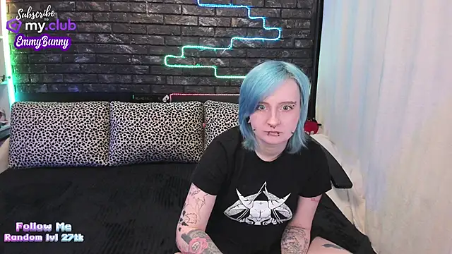 Snapshot of EmmyBunny chatting on January 8, 2025, 5:48 pm EmmyBunny online show from January 8, 2025, 5:48 pm