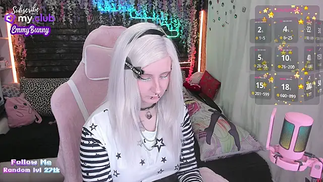 Snapshot of EmmyBunny chatting on January 21, 2025, 3:43 pm EmmyBunny online show from January 21, 2025, 3:43 pm