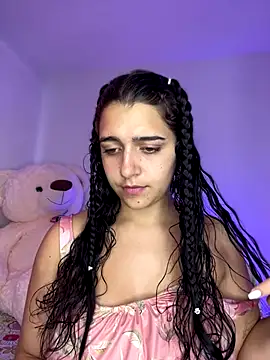 Alicia Ruiz online show from November 6, 2025, 6:12 pm