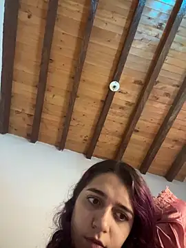 Snapshot of Alicia_Ruiz chatting on December 11, 2024, 1:39 pm Alicia Ruiz online show from December 11, 2024, 1:39 pm