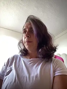 Alicia Ruiz online show from June 18, 2026, 8:03 pm