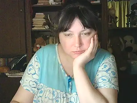 Snapshot of CarrieQPeach chatting on May 2, 2026, 8:14 pm CarrieQPeach online show from May 2, 2026, 8:14 pm