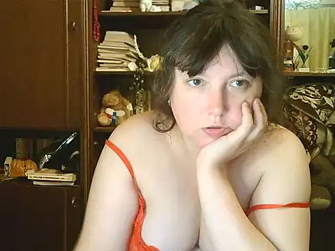 CarrieQPeach online show from July 27, 2026, 7:43 pm
