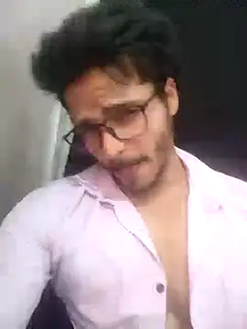 Snapshot of rounakhunk chatting on April 27, 2026, 9:29 am rounakhunk online show from April 27, 2026, 9:29 am
