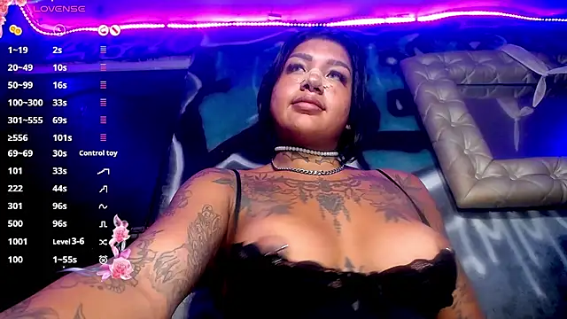 IsabellBigtitsxx online show from February 24, 2026, 8:42 pm