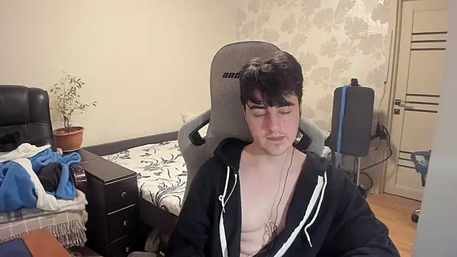 Knuckles17 online show from December 16, 2025, 1:54 am