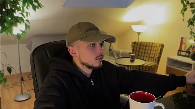 naked psy online show from November 14, 2025, 2:43 pm